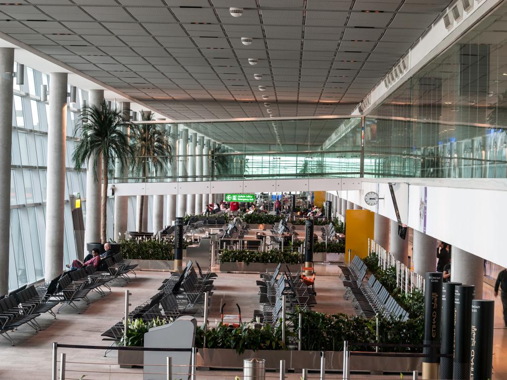 Ein Terminal am Abu Dhabi International Airport