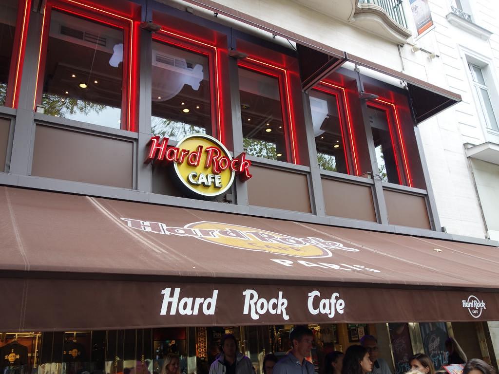 Der Eingang zum Hard Rock Cafe in Paris