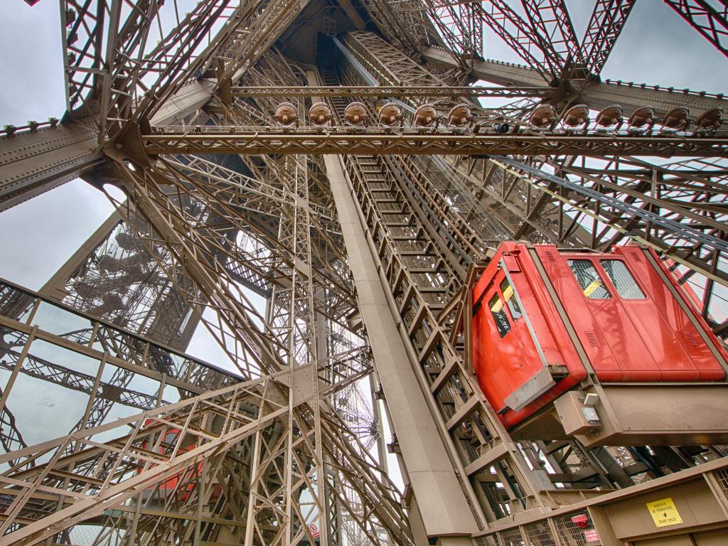Eiffelturm Aufzug