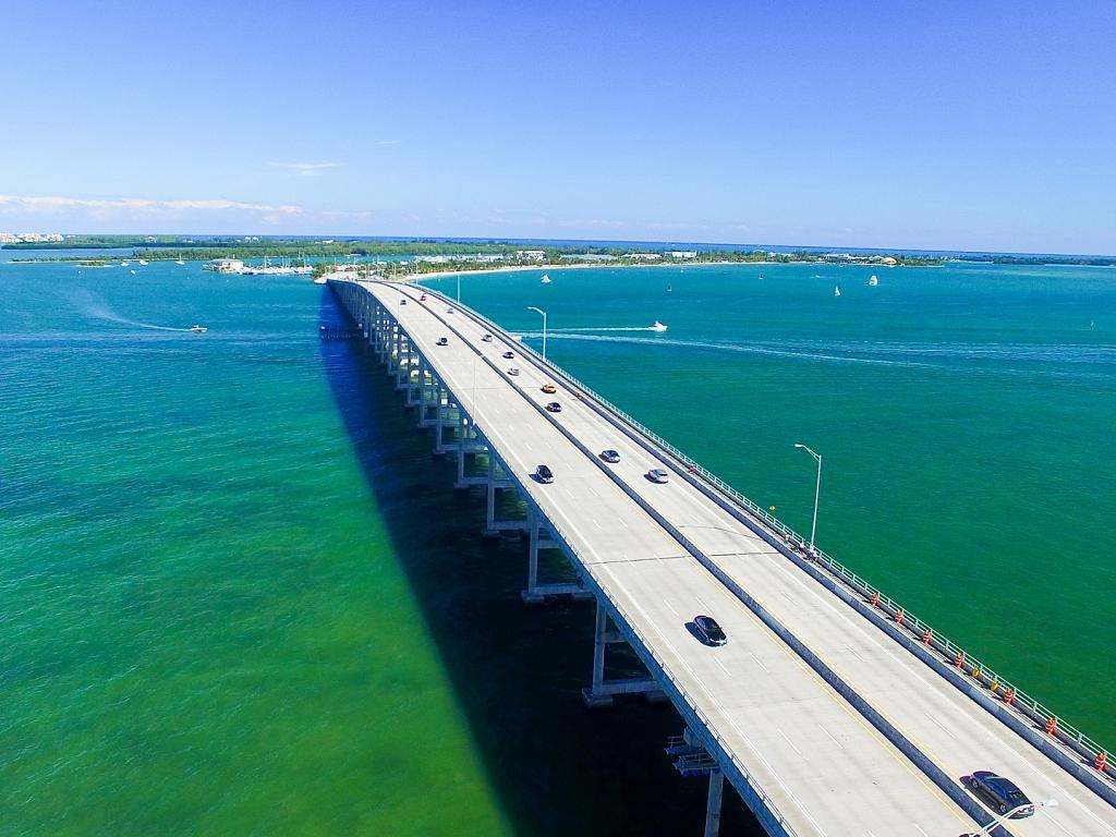 Miami und der Rickenbacker Causeway