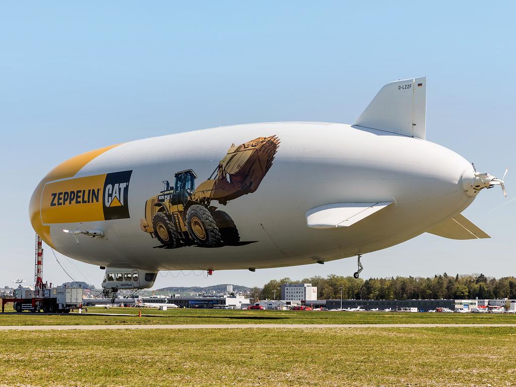 Zeppelin vor dem Abflug