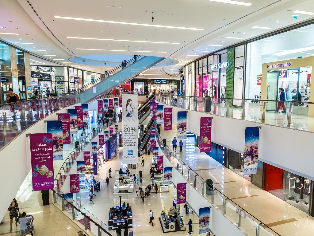 Geschäfte in der Marina Mall von Dubai