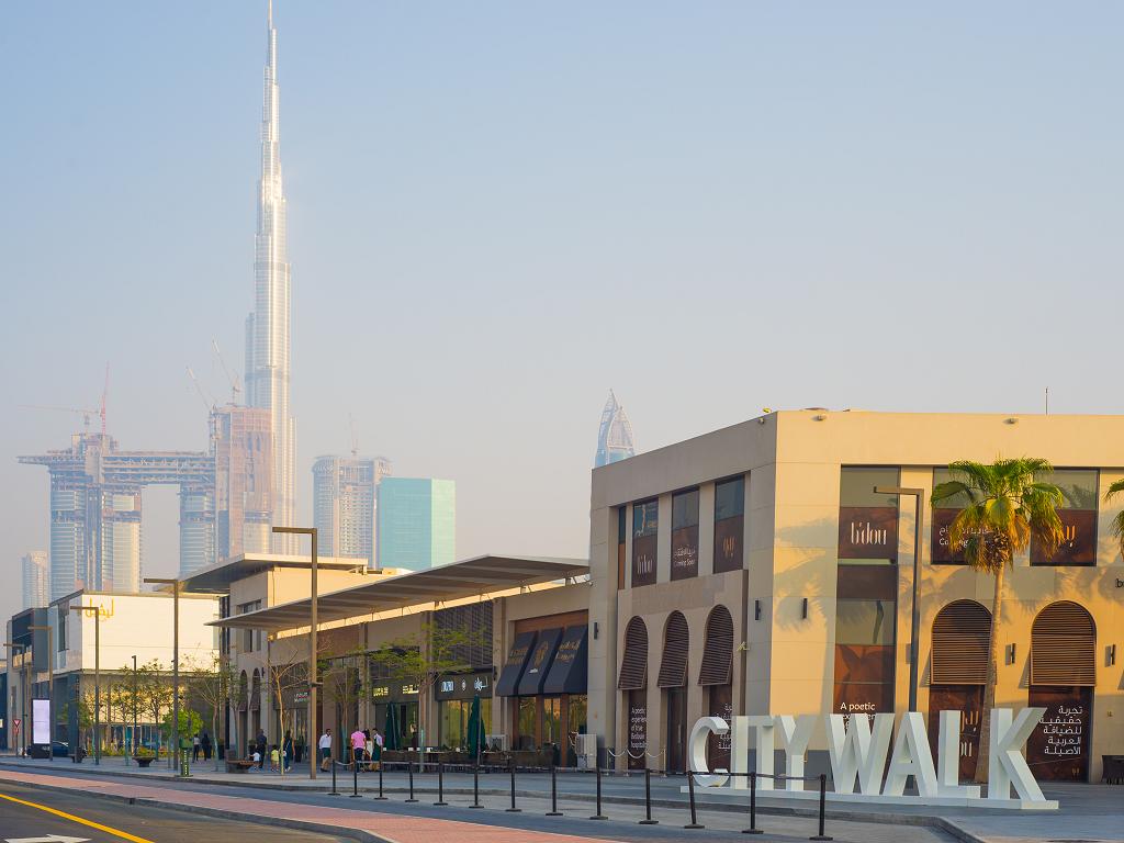 City Walk mit Burj Khalifa