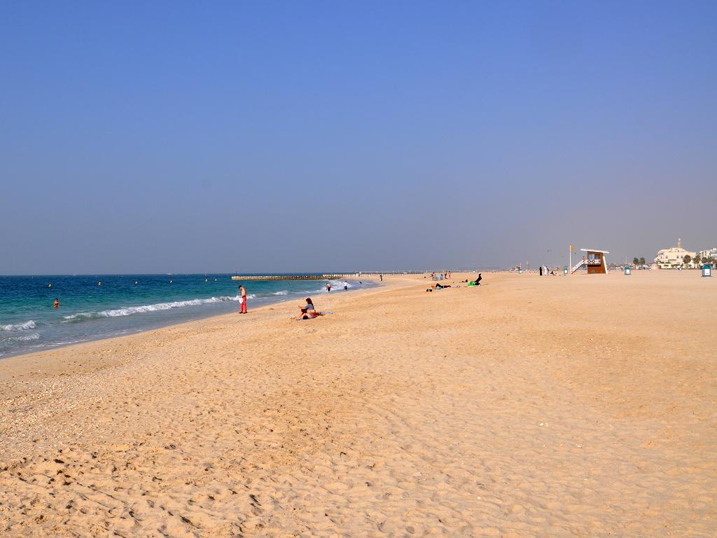 Ein Strand in Dubai