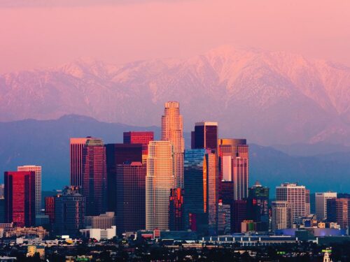 Die Skyline von Los Angeles am Abend