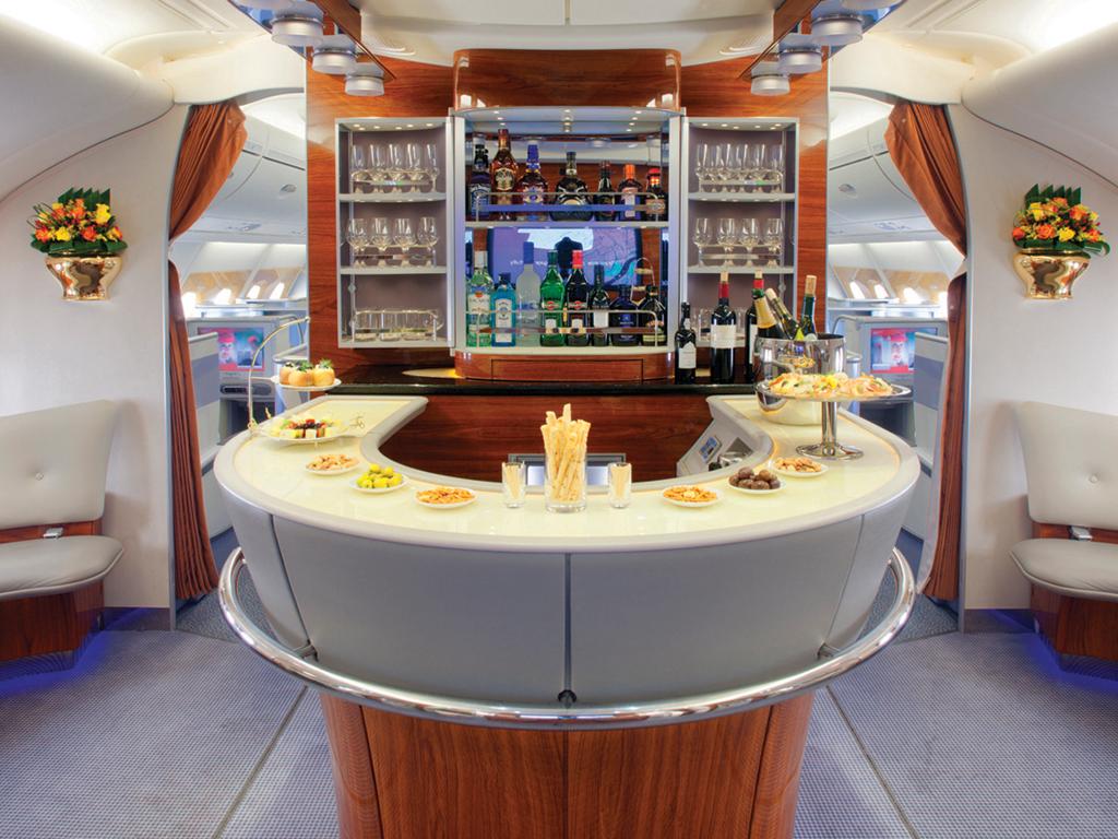 Erste Generation der Emirates Bar | © Emirates Airlines