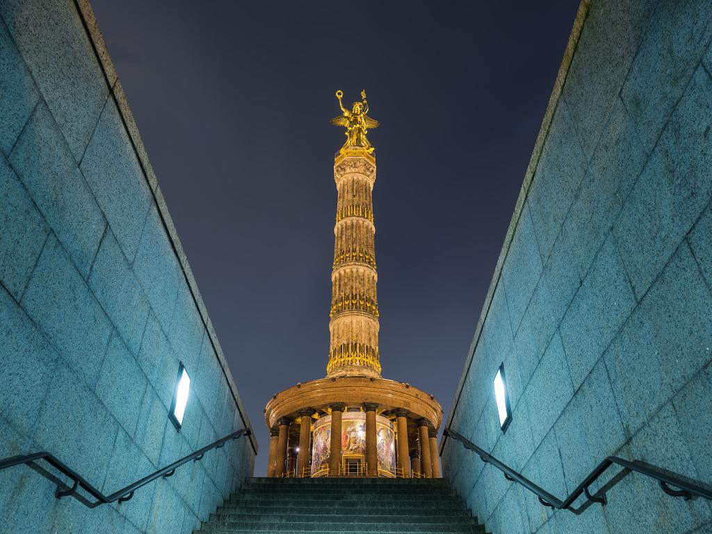 Berlin Siegessäule am Abend