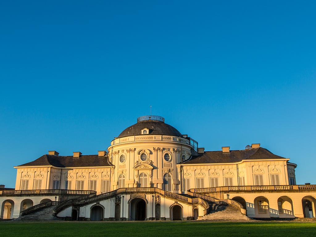 Kuppel und Schloss