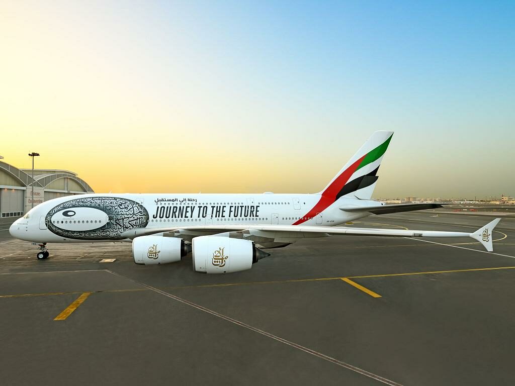Neue Emirates A380 Sonderlackierung Museum of the Future