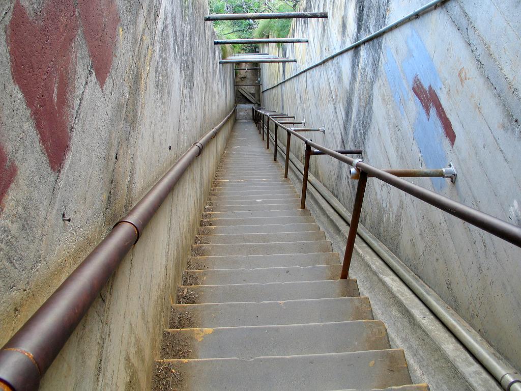 Treppen zum Krater