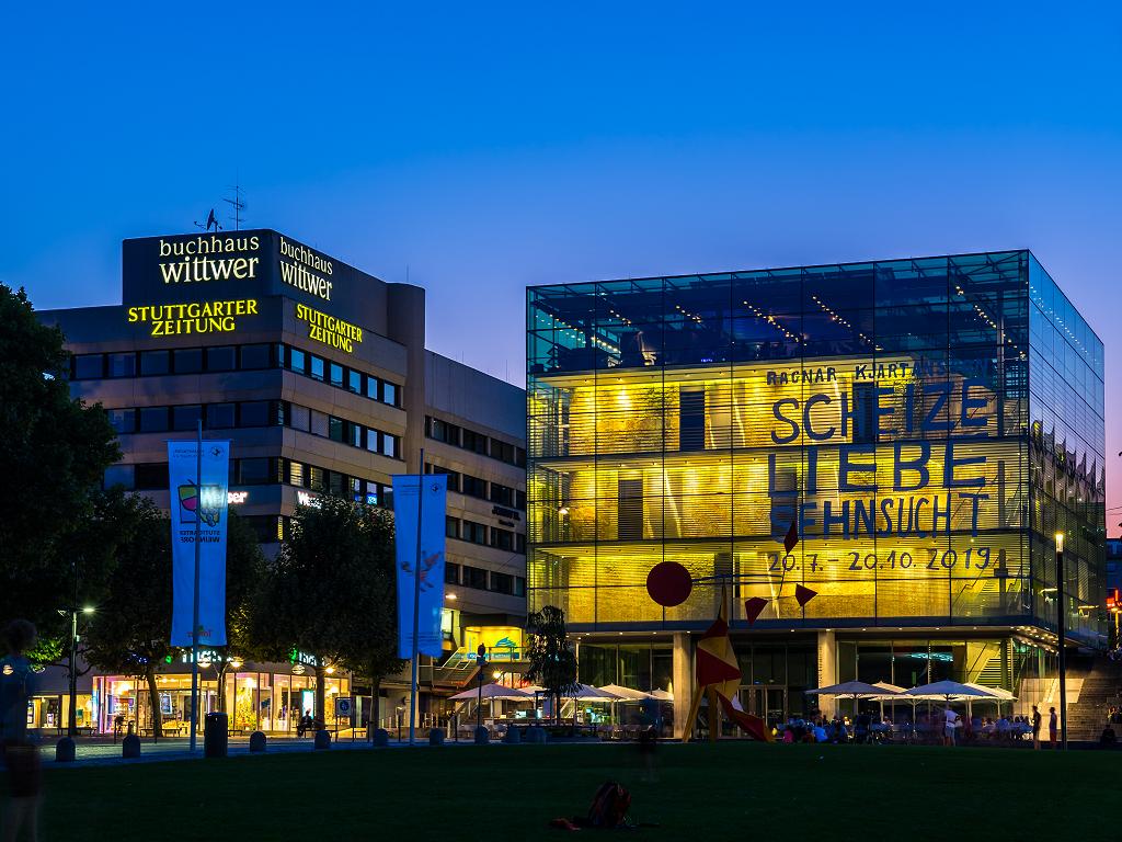 Kunstmuseum Stuttgart bei Nacht