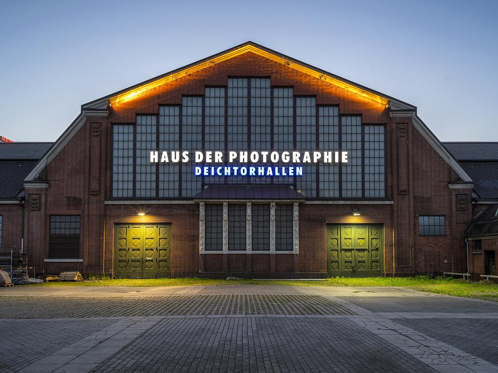 Am Abend das Haus der Photographie