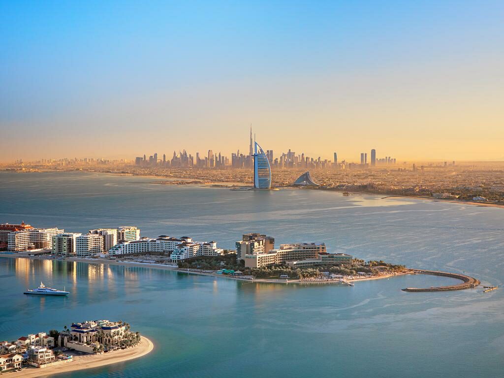 Badeschuhe sind auf The Palm Jumeirah Dubai empfehlenswert