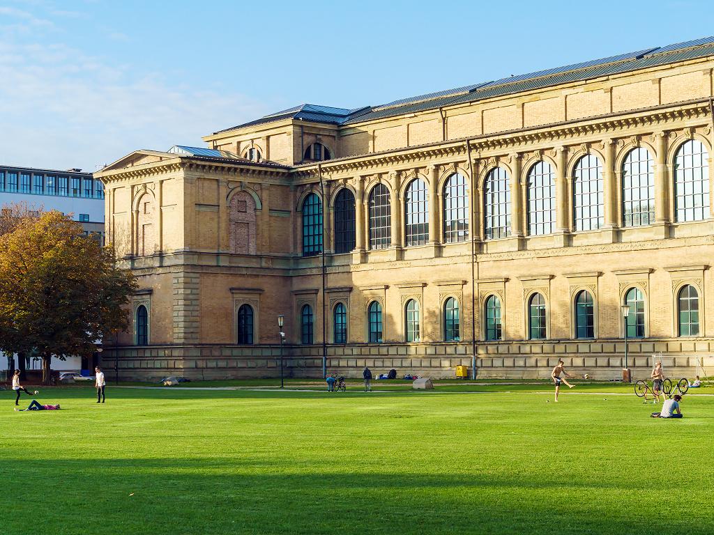 Relaxen vor dem Museum