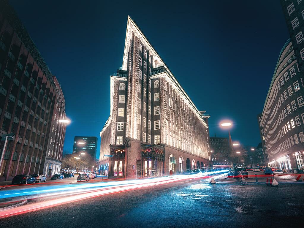 Chilehaus Hamburg bei Nacht
