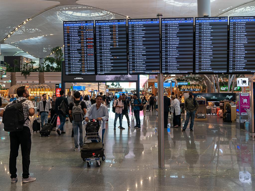 Anzeigetafeln Istanbul Airport