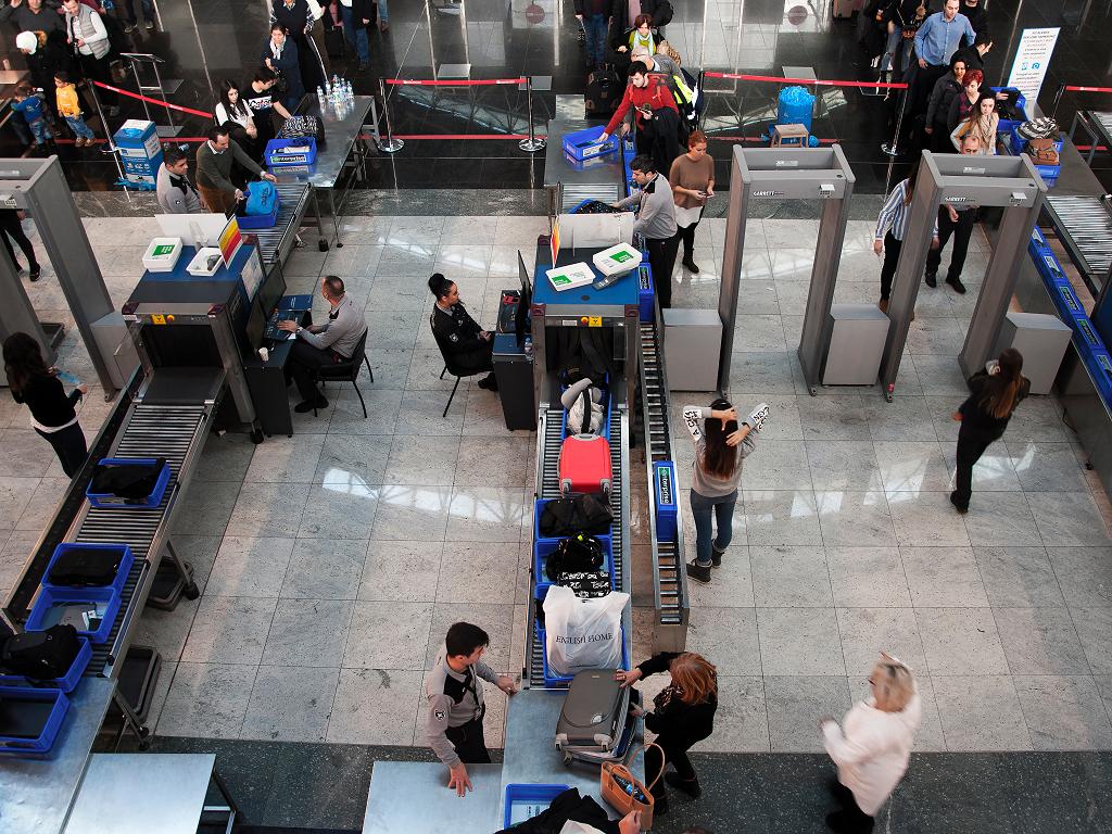Sicherheitskontrollen Flughafen Istanbul