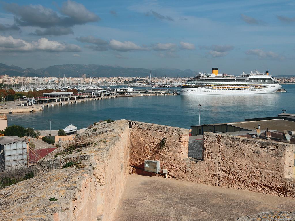 Museo de Mallorca und Kreufahrtschiff