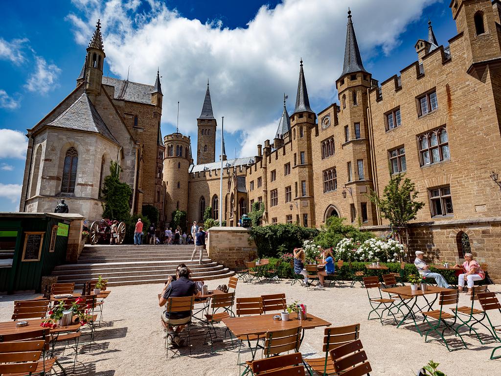 Cafe und Restaurant von der Burg