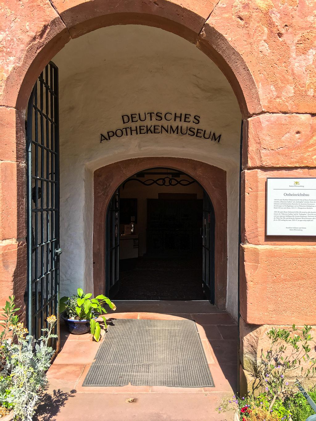 Der Eingang zum Apotheken-Museum
