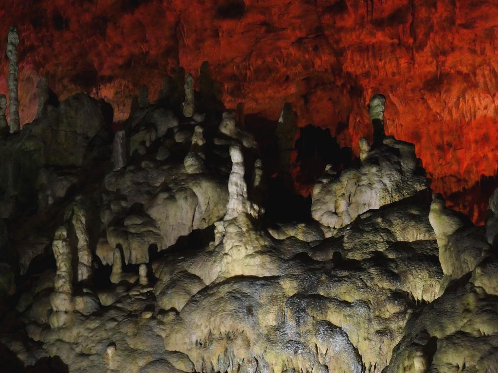Eine wunderschöne Tropfsteinhöhle