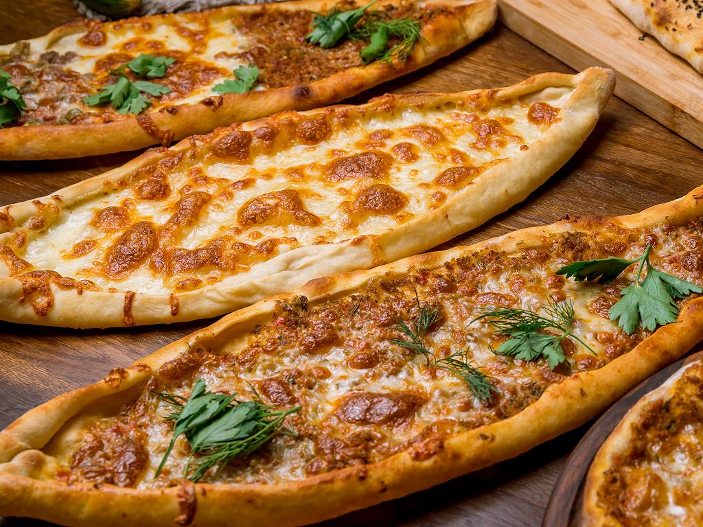 Natürlich beliebt ist die Türkische Pizza Pide